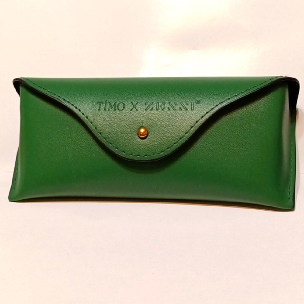 TIMO X ZENNI Green glasses case